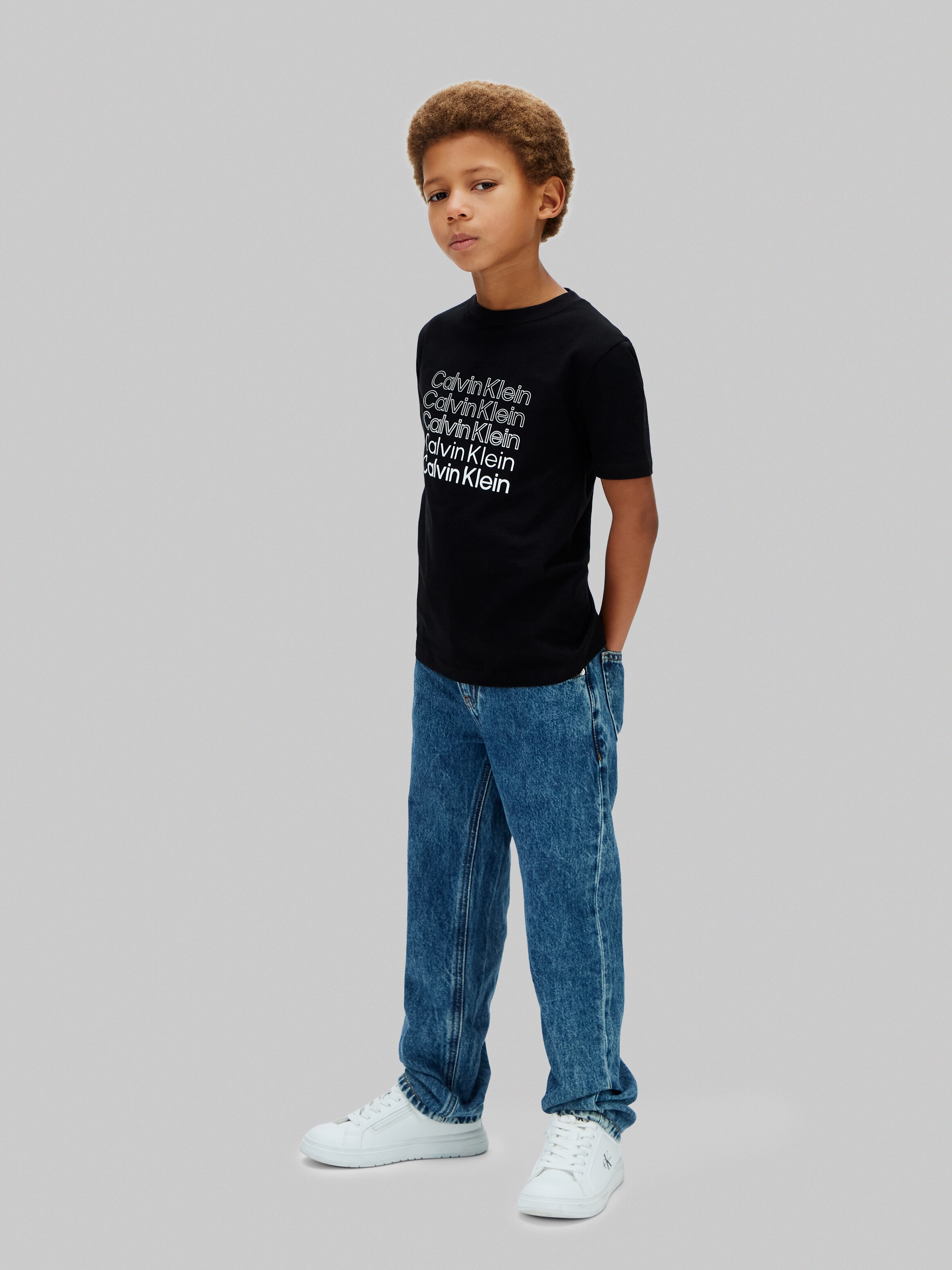 T-shirt com Logótipo Múltiplo Calvin Klein Preto-2