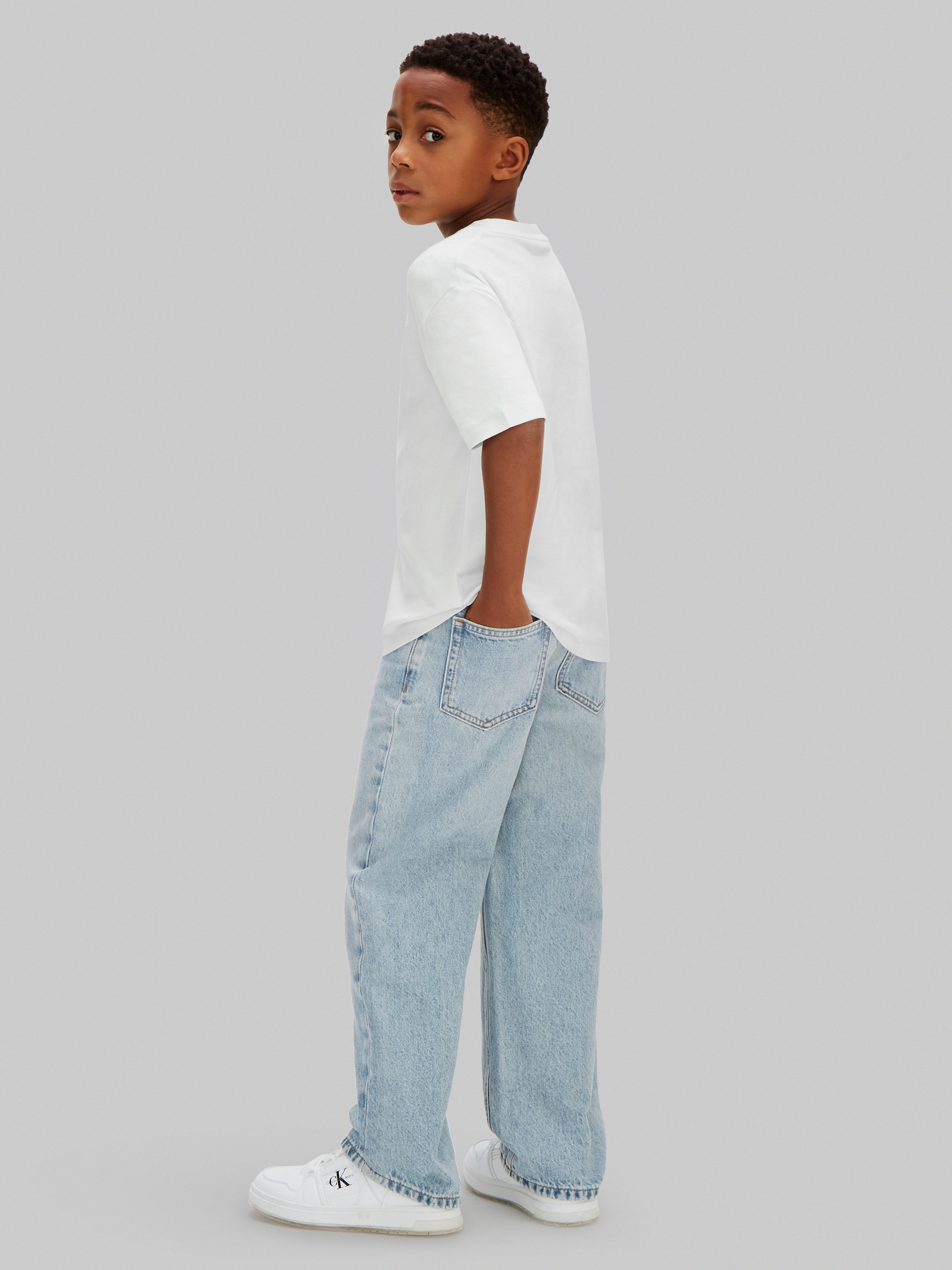 T-shirt com Logótipo Varsity Calvin Klein Branco-2