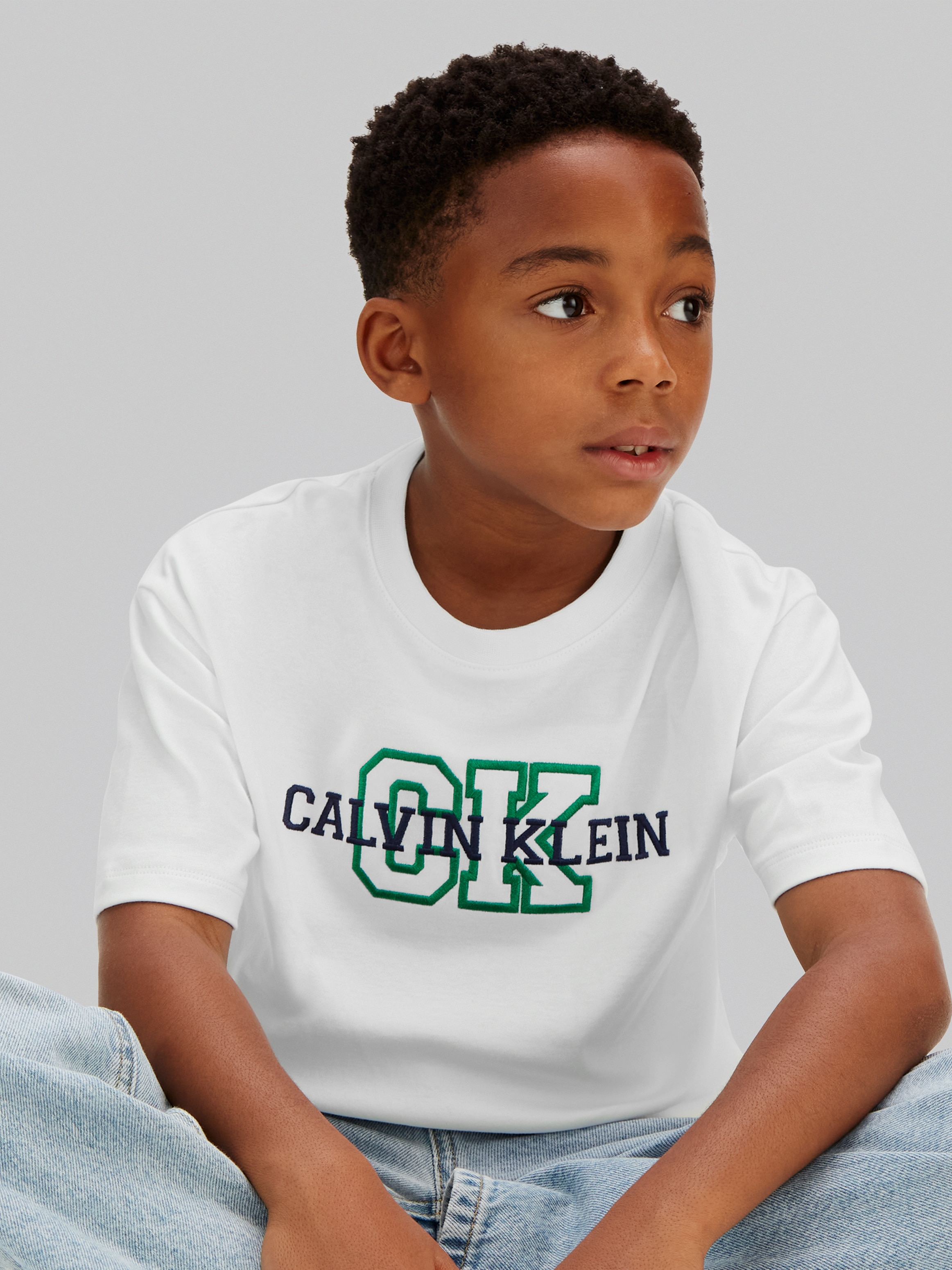T-shirt com Logótipo Varsity Calvin Klein Branco-4