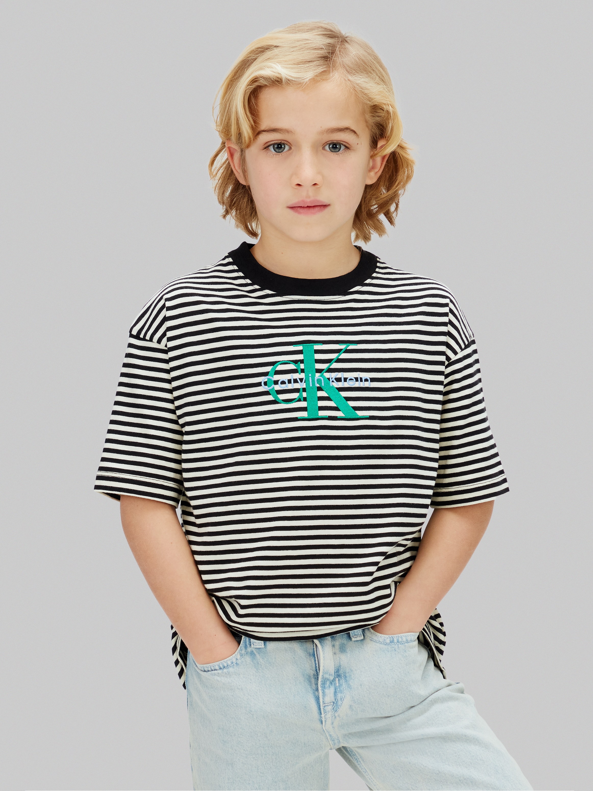 Imagem 0 de T-shirt às Riscas com Logótipo