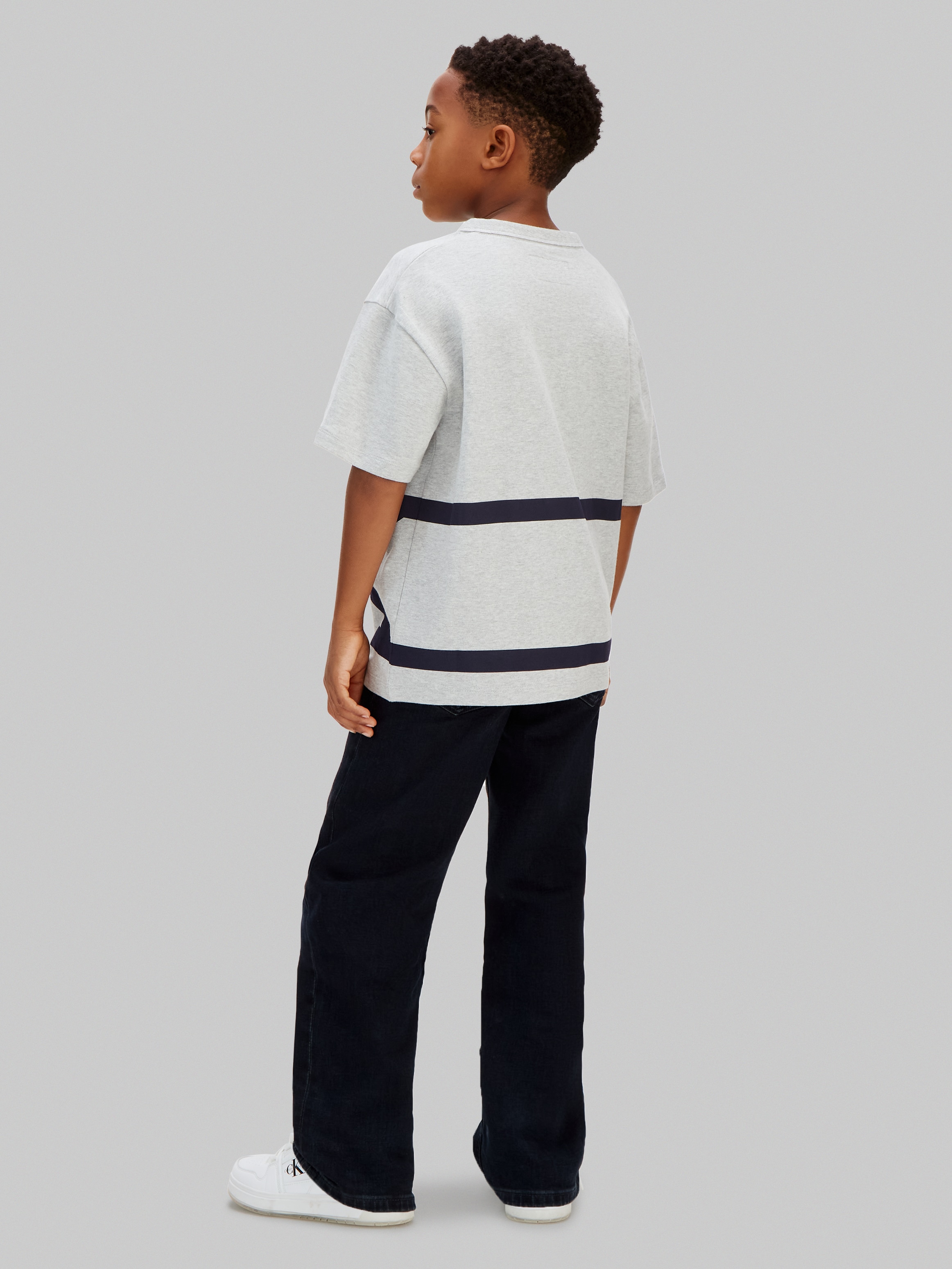 T-shirt com Logótipo Varsity Grande Calvin Klein Cinzento-2