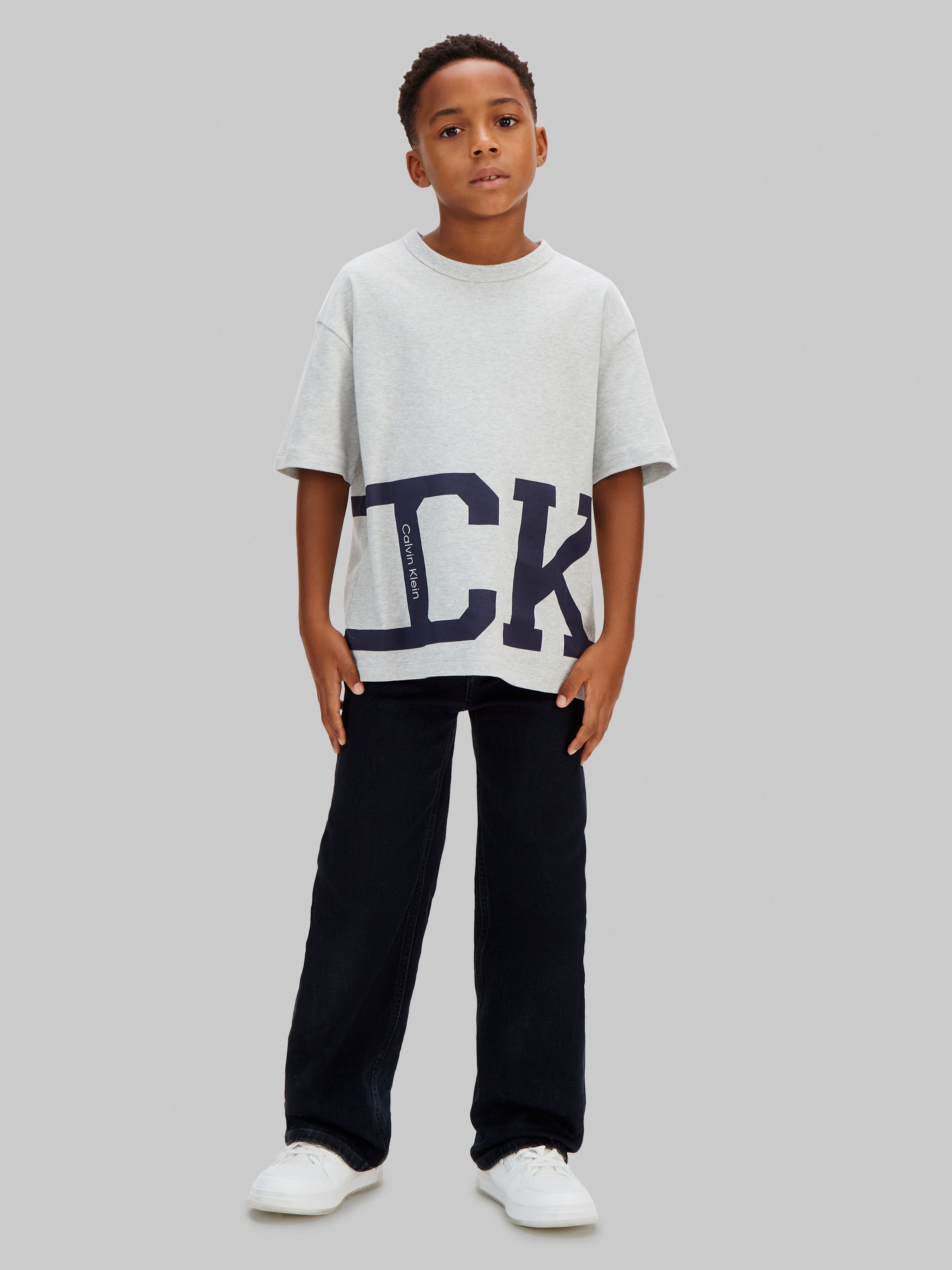 T-shirt com Logótipo Varsity Grande Calvin Klein Cinzento-3