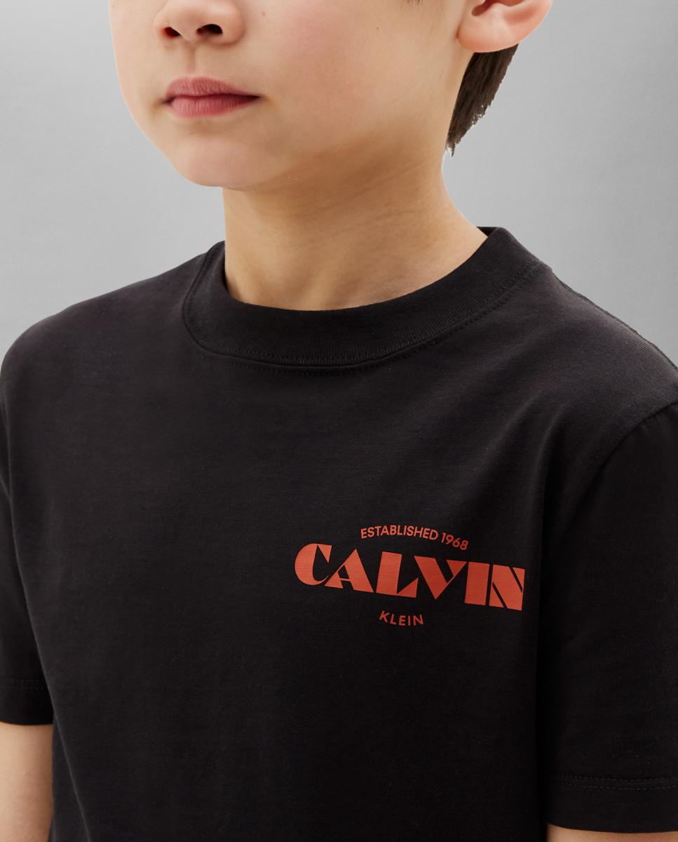 T-shirt com Ilustração Preto-3
