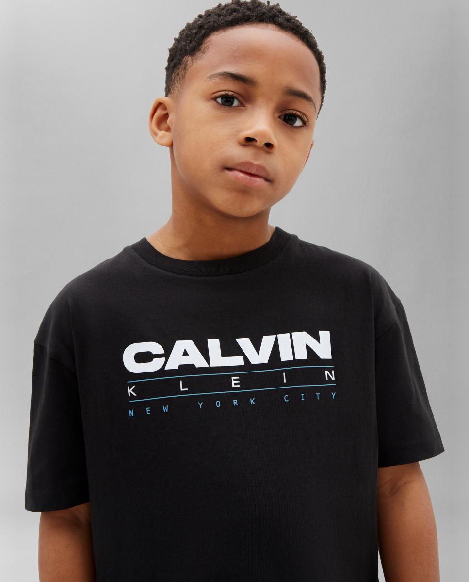 T-shirt com Ilustração Preto-2