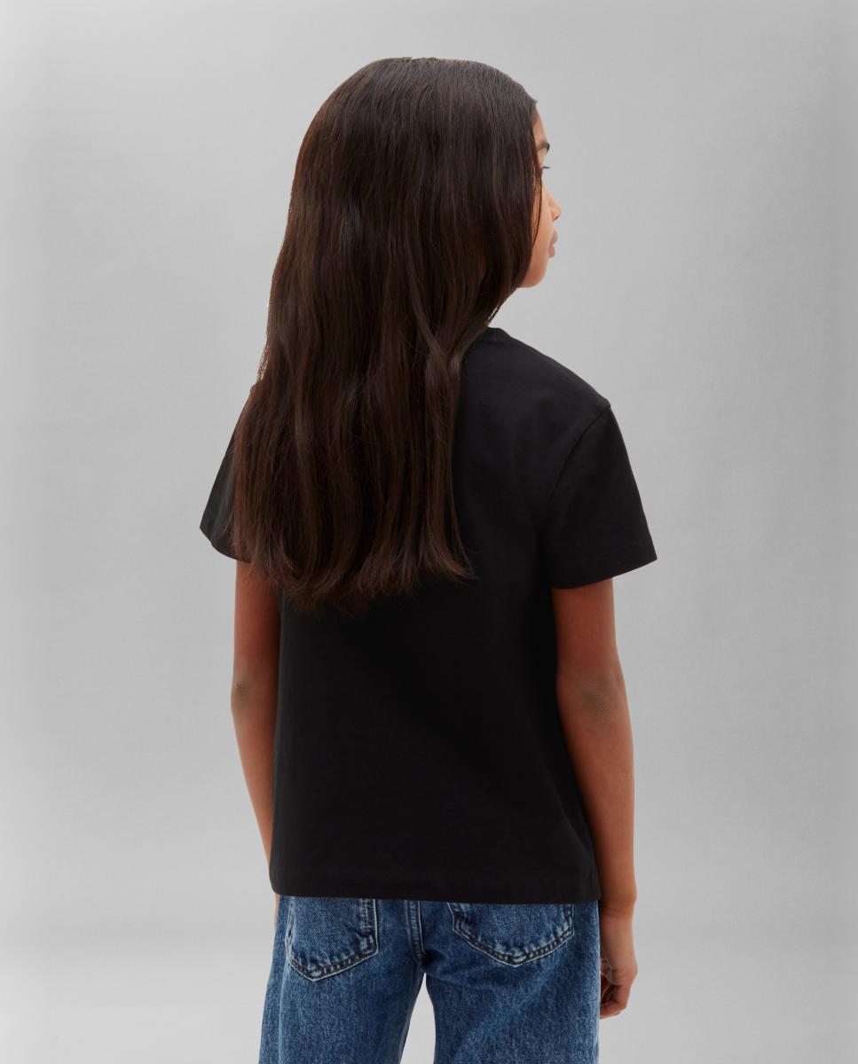 T-shirt com Ilustração Preto-2