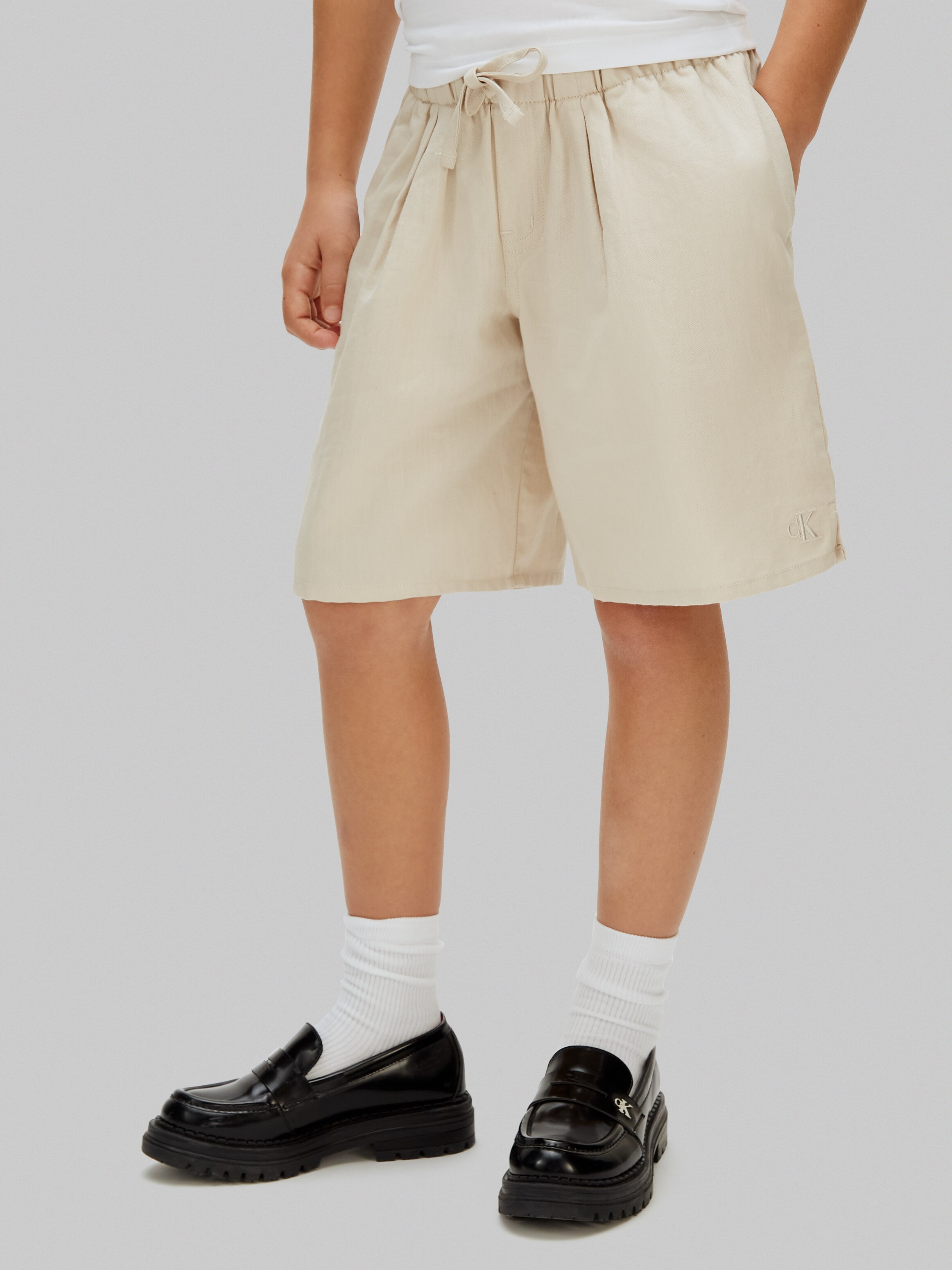 Bermudas Ligeiras Cinzento-2