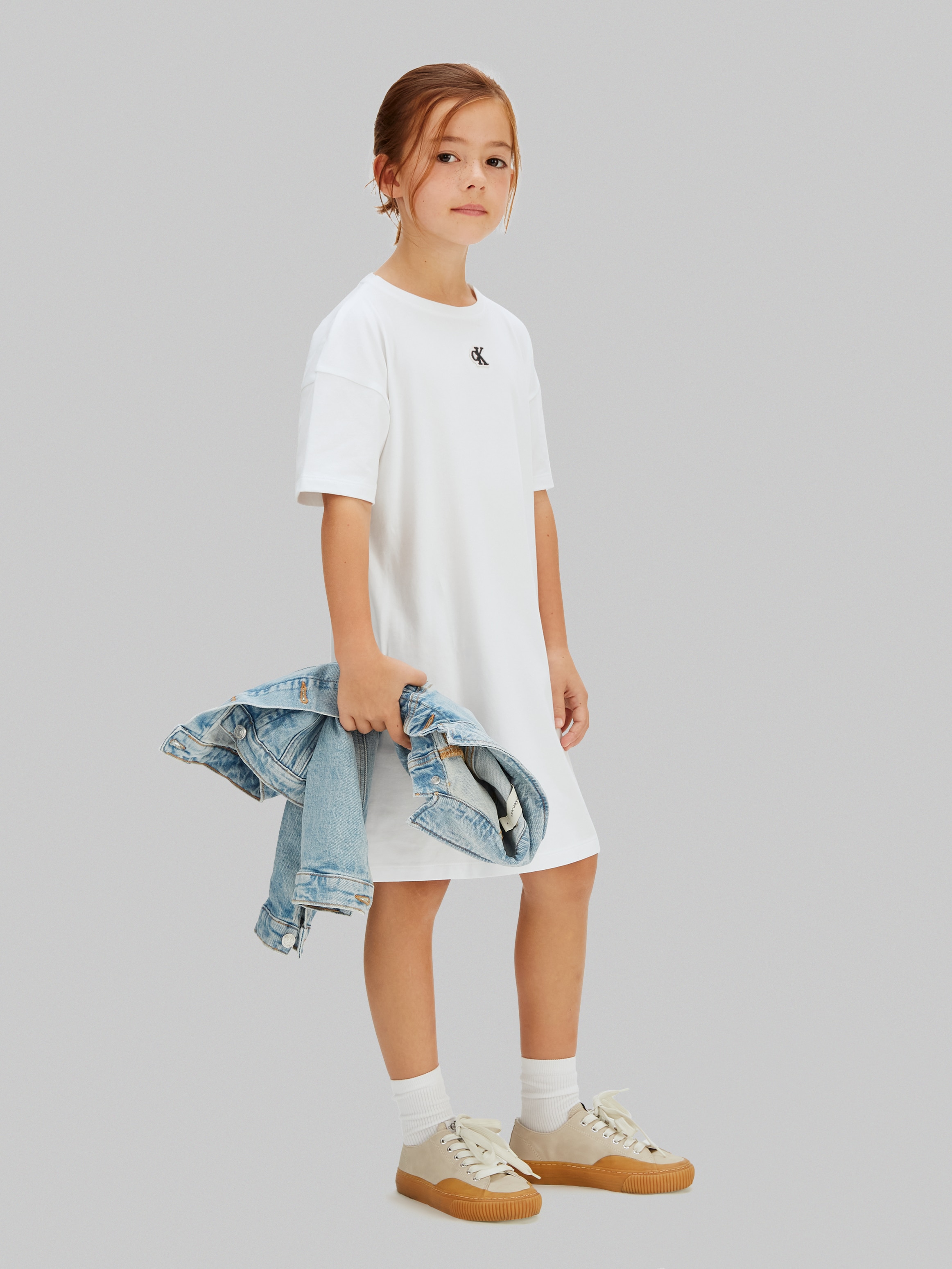 Vestido Tipo T-shirt com Monograma Calvin Klein Branco-2
