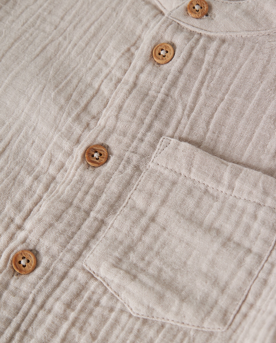 Camisa com Gola à Padre Bege-3