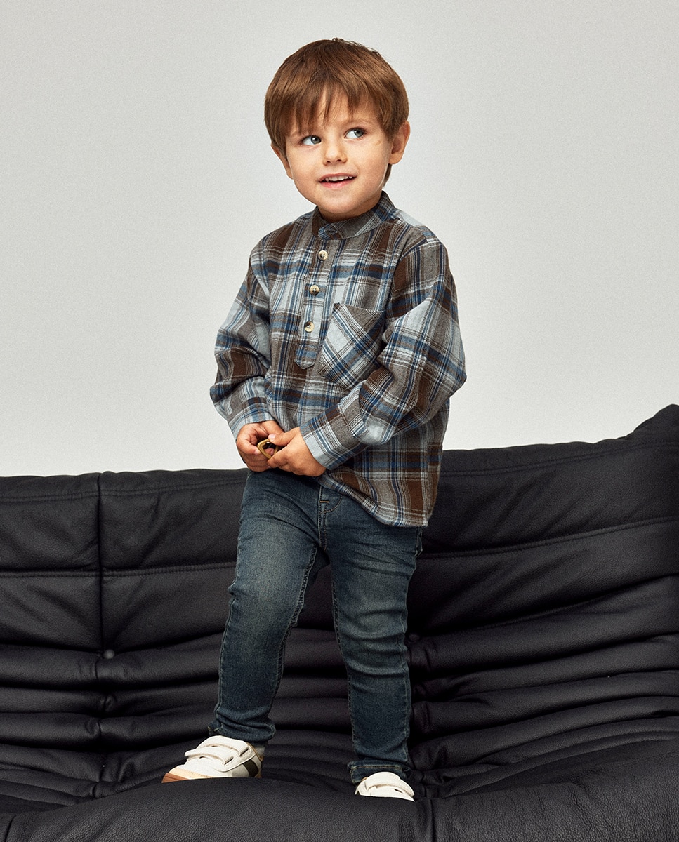 Imagem 0 de Jeans com Detalhe