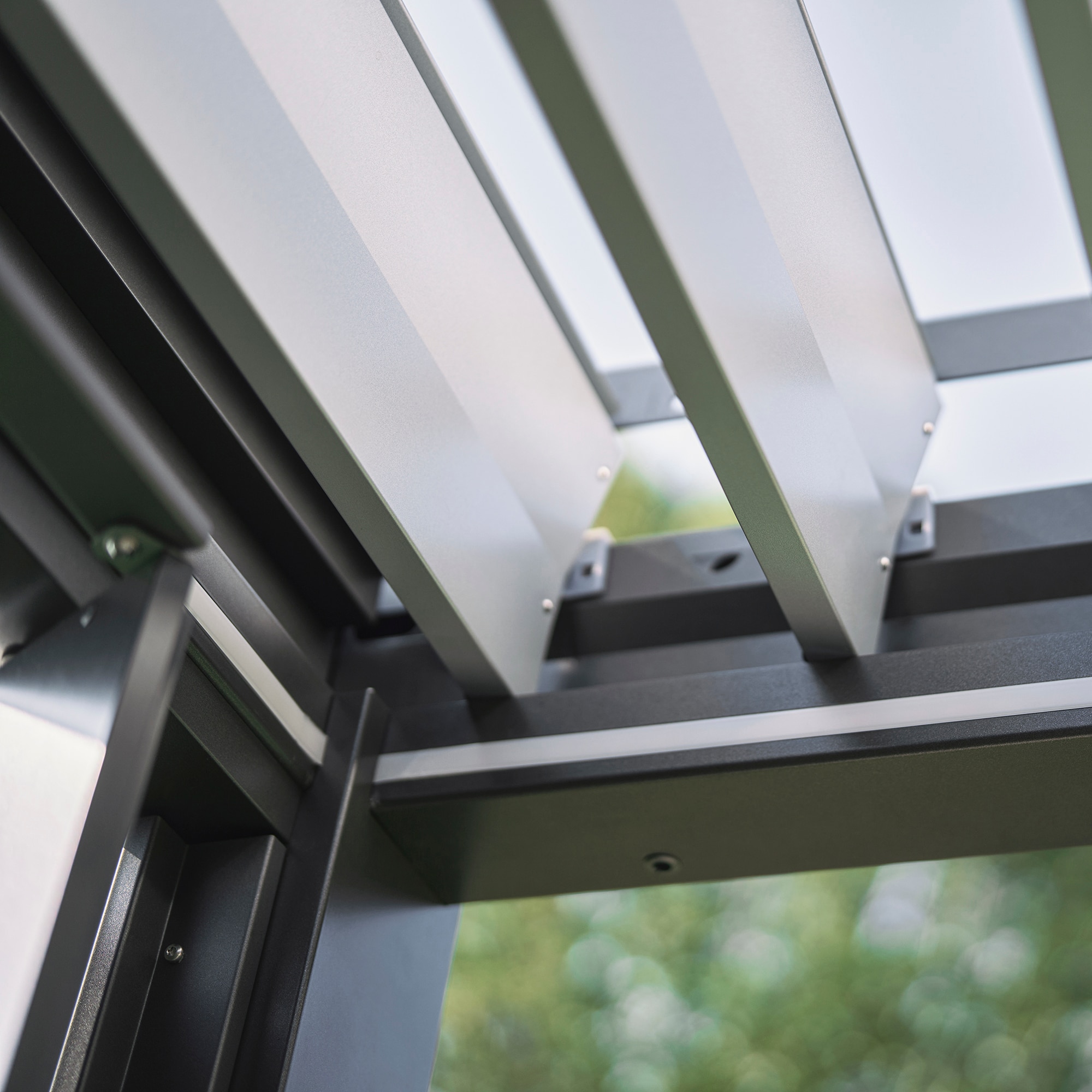 Pérgola Biohort 4x3,5 Gris cuarzo metálico con equipamiento básico Gris-8