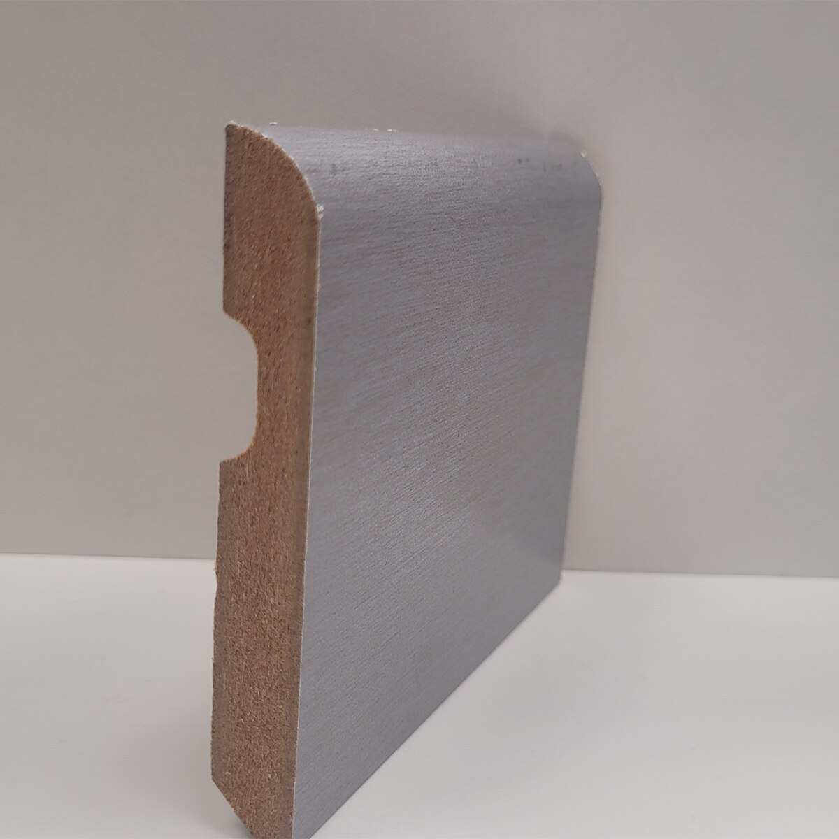 Rodapie MDF 2200x90x12 Canto Redondo Color Aluminio Plata Plata-1