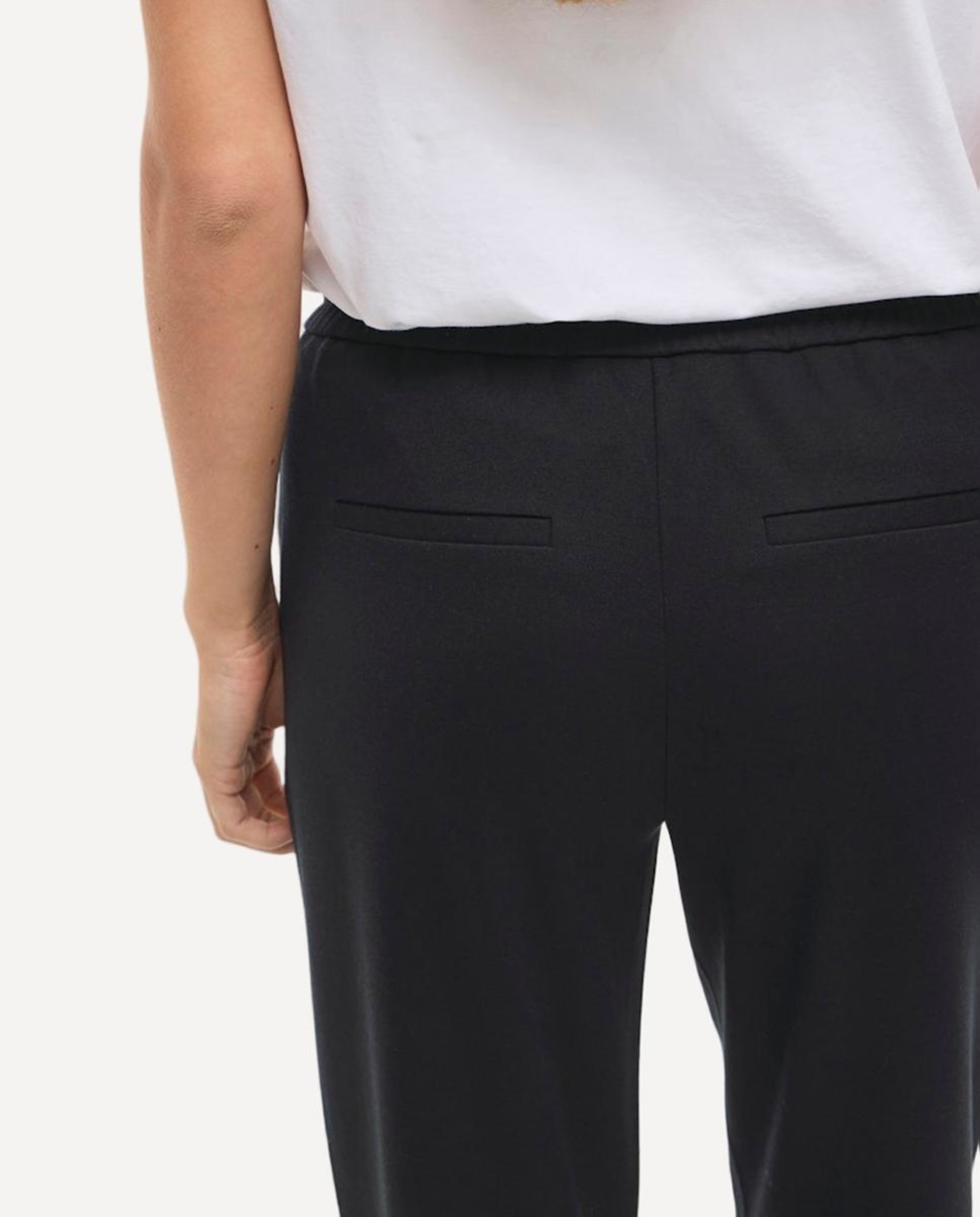 Calças Tipo Joggers Preto-4