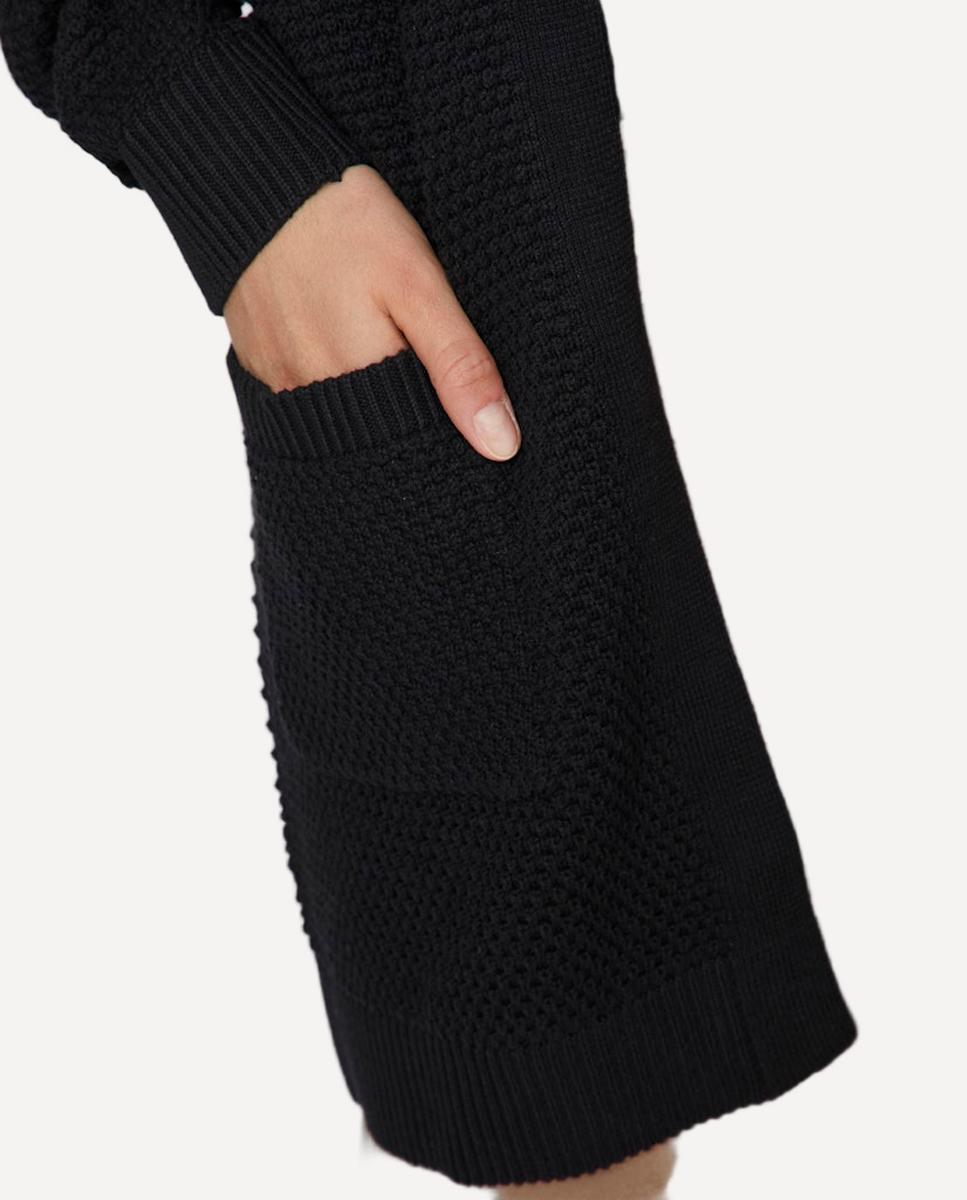 Casaco de Malha Tipo Cardigan com Bolsos à Frente. Preto-4