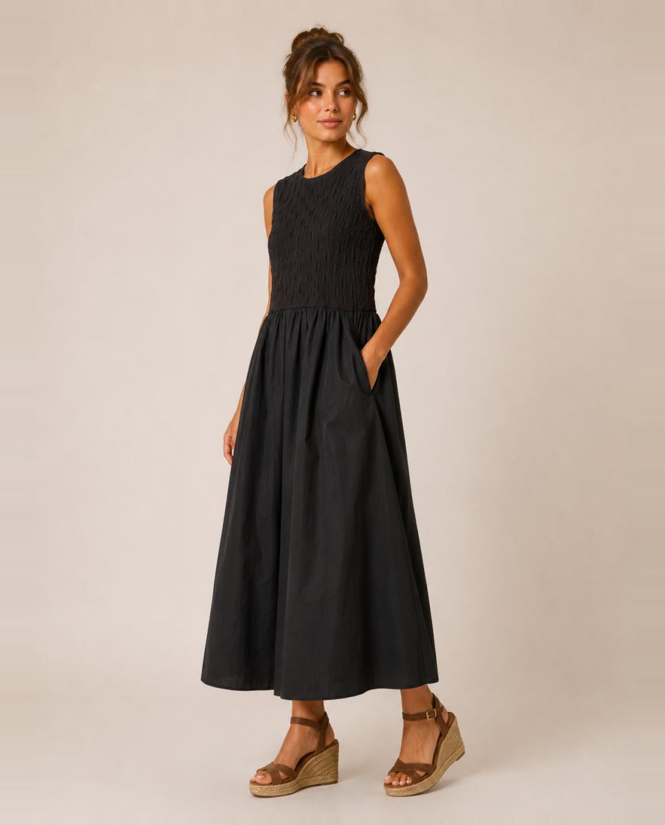 Imagem 0 de Vestido Midi sem Mangas e com Decote Redondo