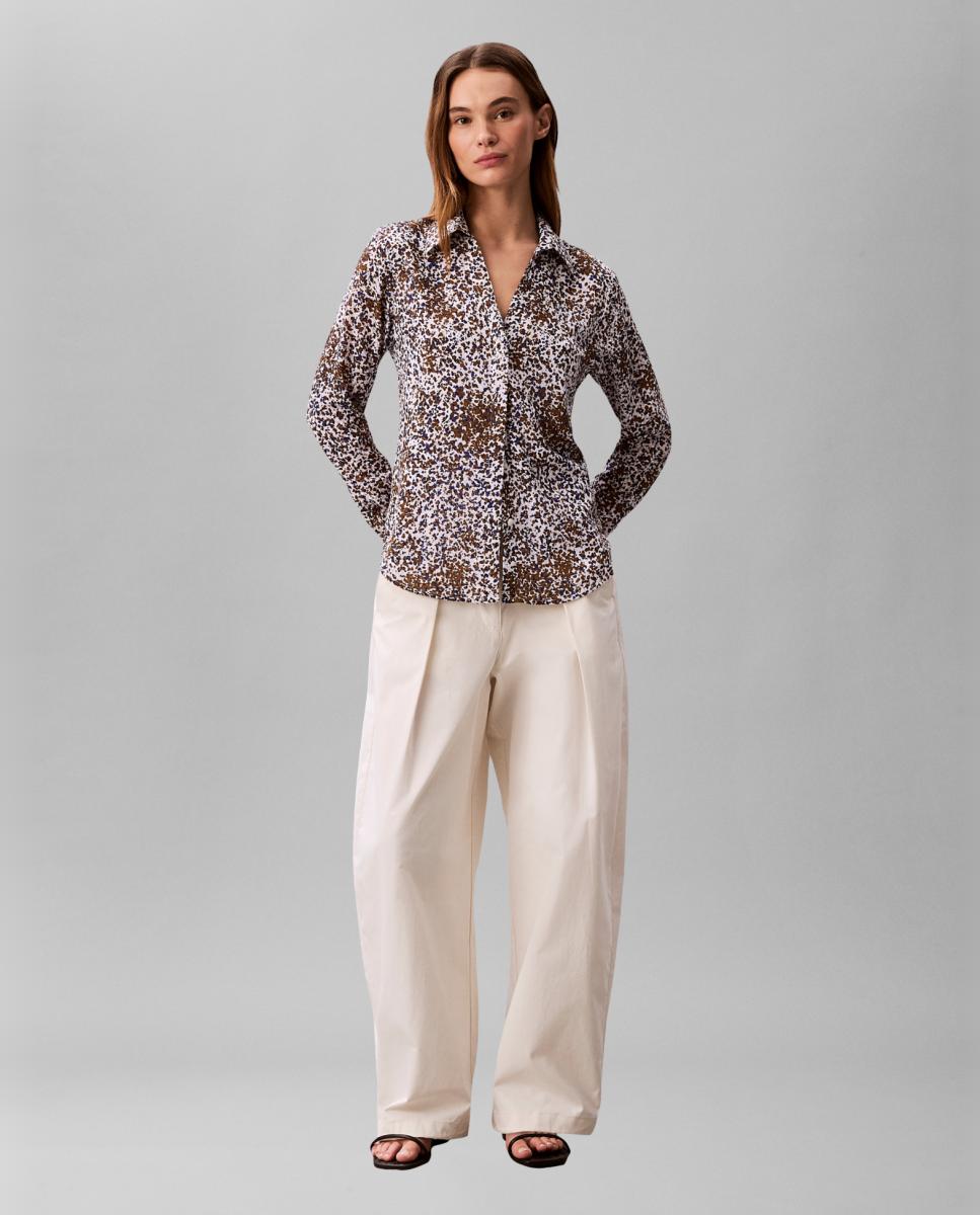 Camisa Justa Estampada Castanho-5