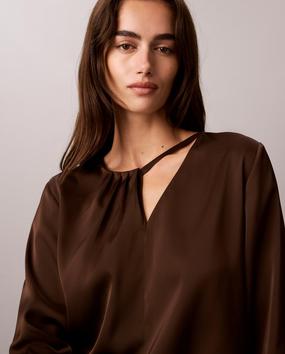 Blusa de mujer satinada asimétrica - Calvin Klein - Marrón oscuro Marrón oscuro-3
