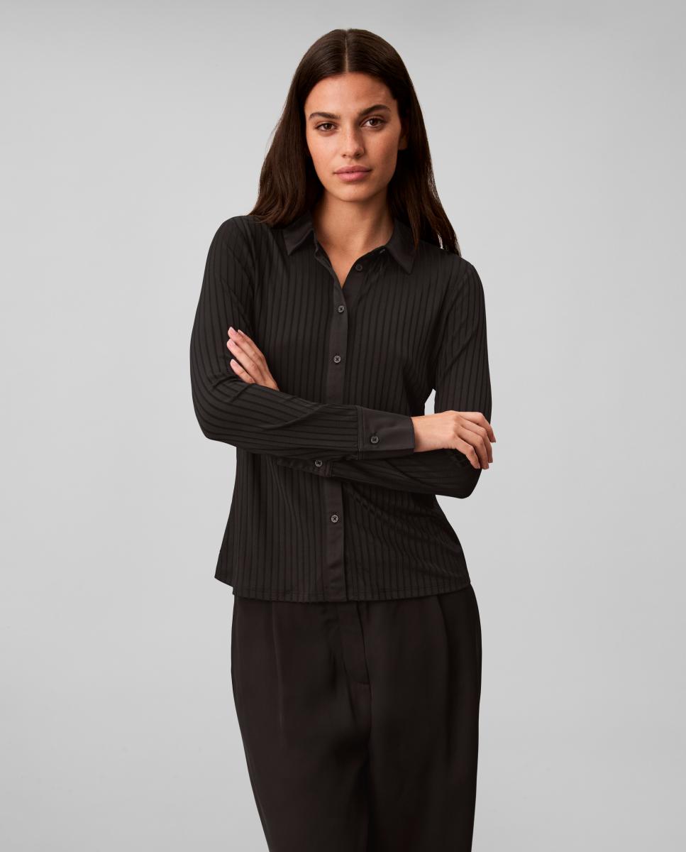 Imagen 0 de Camisa de mujer punto texturizado brillante Negro