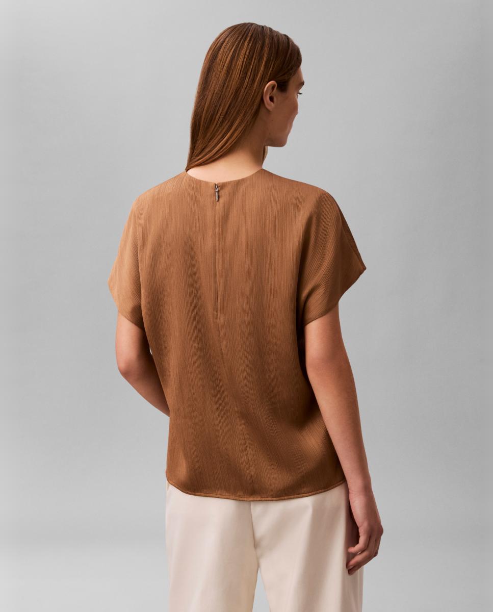 Blusa Plissada com Detalhe Metalizado Castanho-2