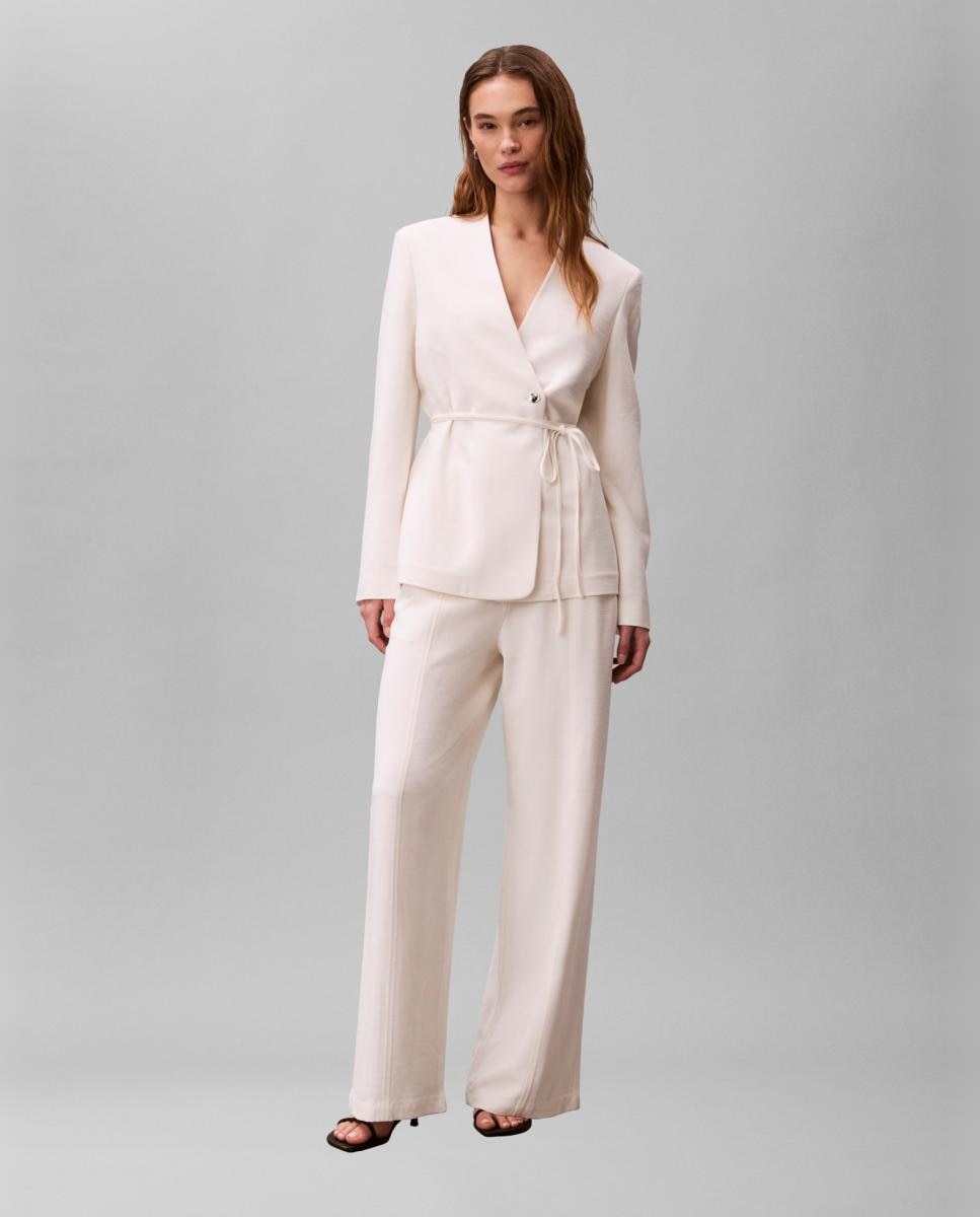 Blazer com Textura e Cinto Branco-4