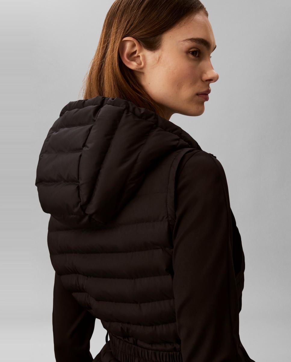 Colete Puffer com Capuz Preto-4
