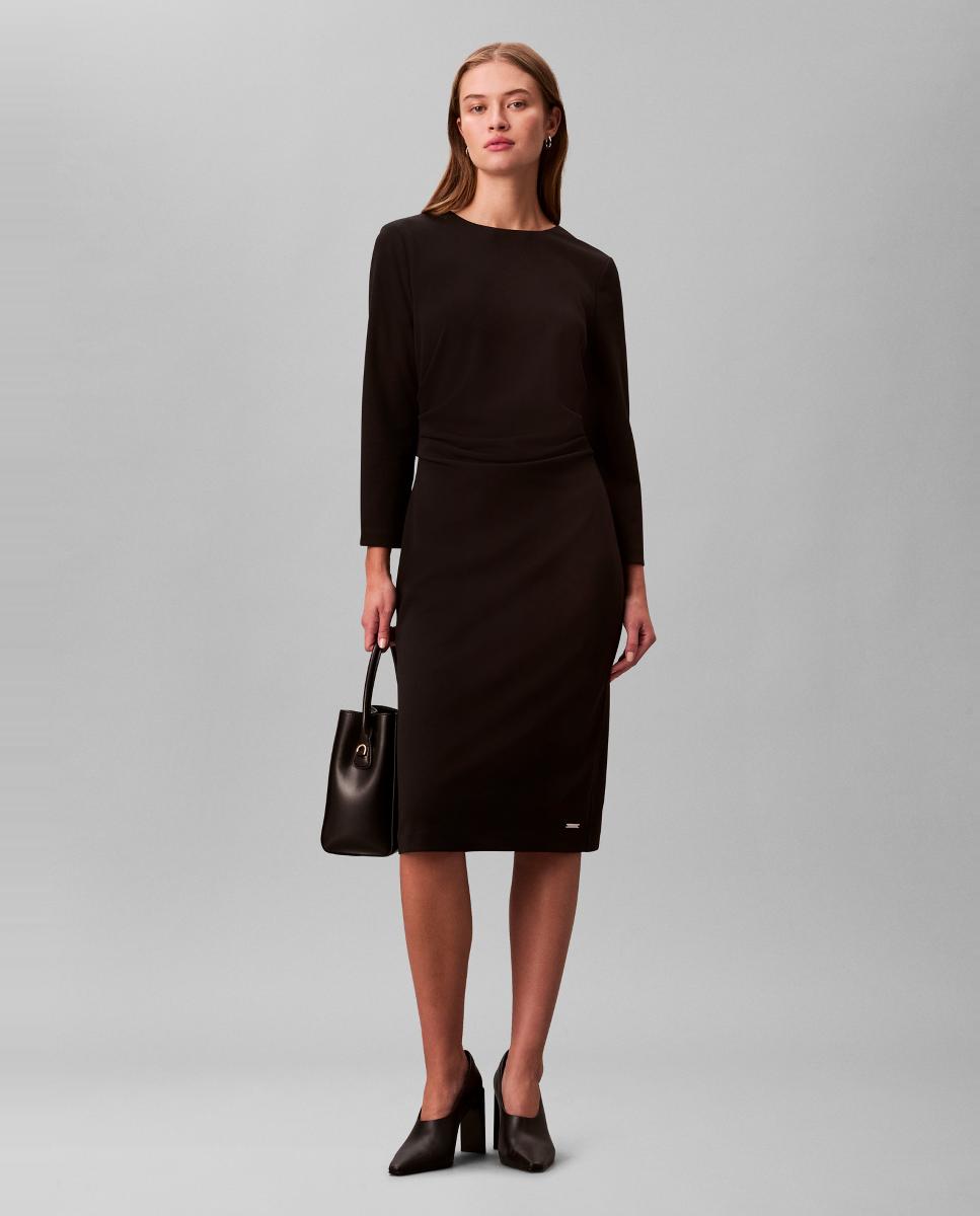 Vestido de Crepe Cintado Preto-1