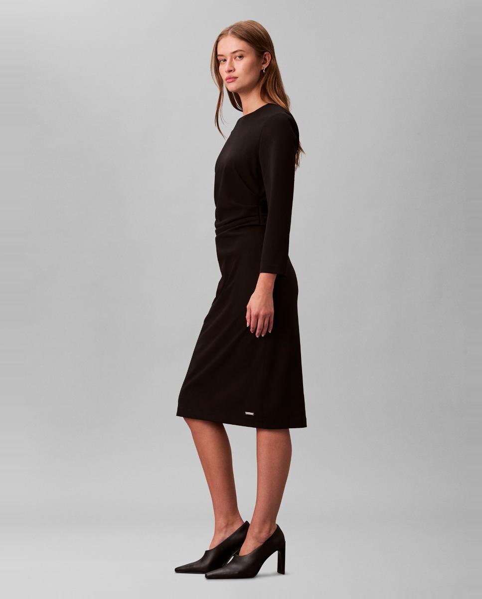 Vestido de Crepe Cintado Preto-5