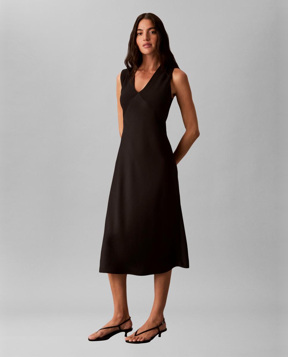Imagem 0 de Vestido Midi de Crepe com Decote em Bico
