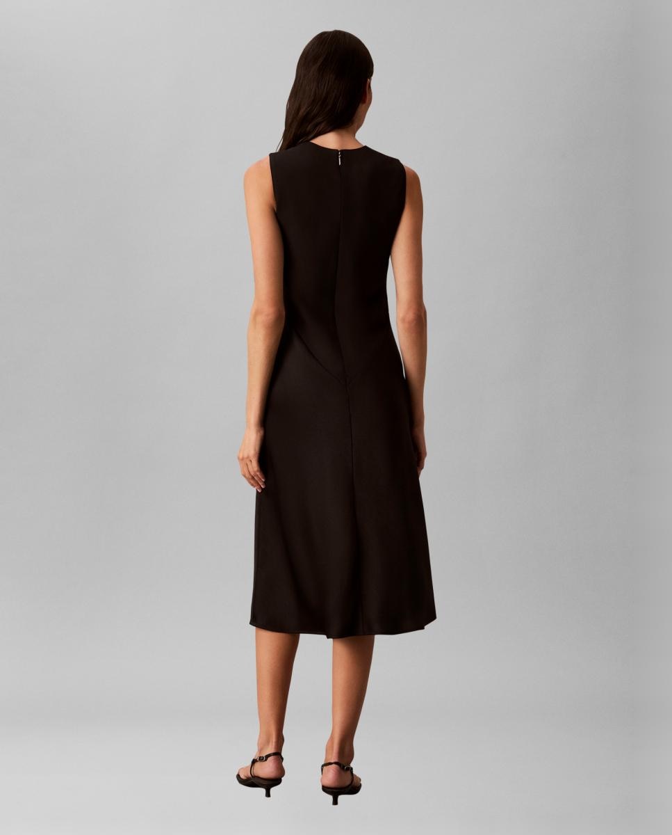 Vestido Midi de Crepe com Decote em Bico Preto-3