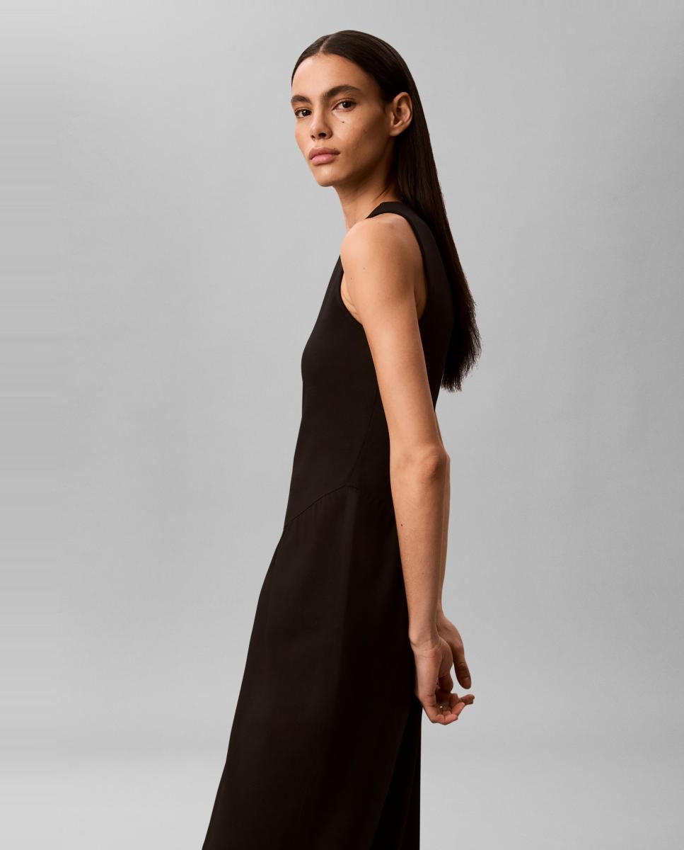 Vestido Midi Evasê com Decote Redondo Preto-5