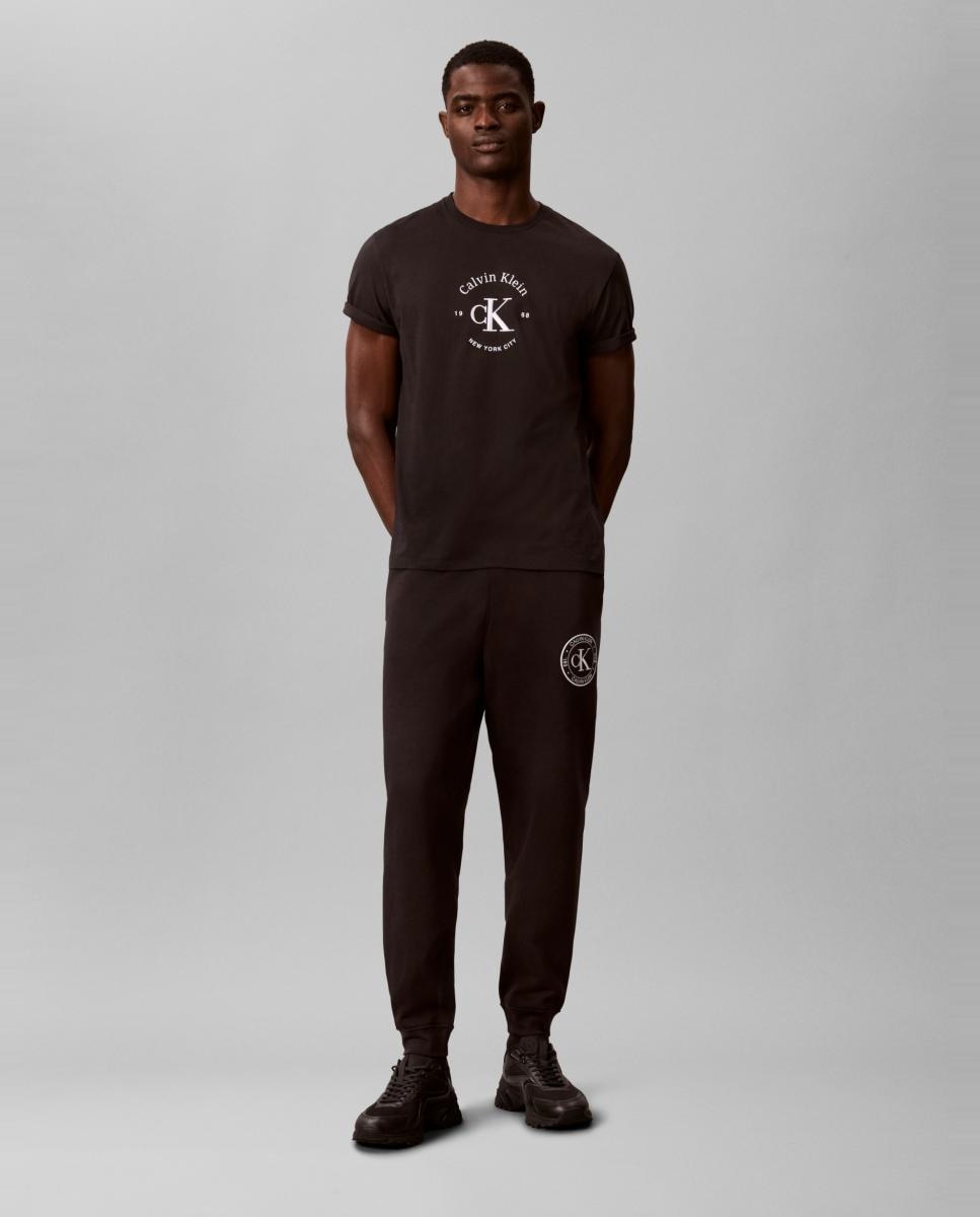 Jogger Hombre con gráfico crest - Calvin Klein Jeans - Negro Negro-1