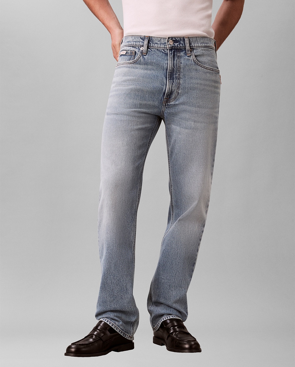 Imagen 2 de Vaquero Hombre Recto Estándar - Calvin Klein Jeans - Azul claro Azul claro