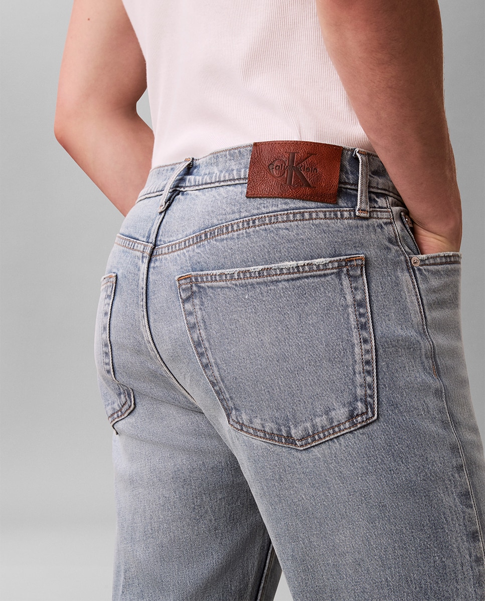Imagen 4 de Vaquero Hombre Recto Estándar - Calvin Klein Jeans - Azul claro Azul claro