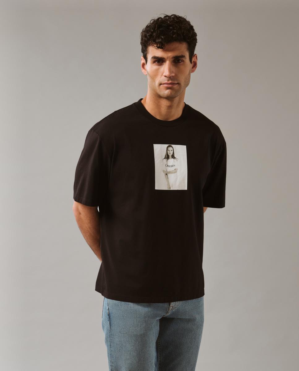 T-shirt Unissexo com Estampado Gráfico Kate Moss Preto-4