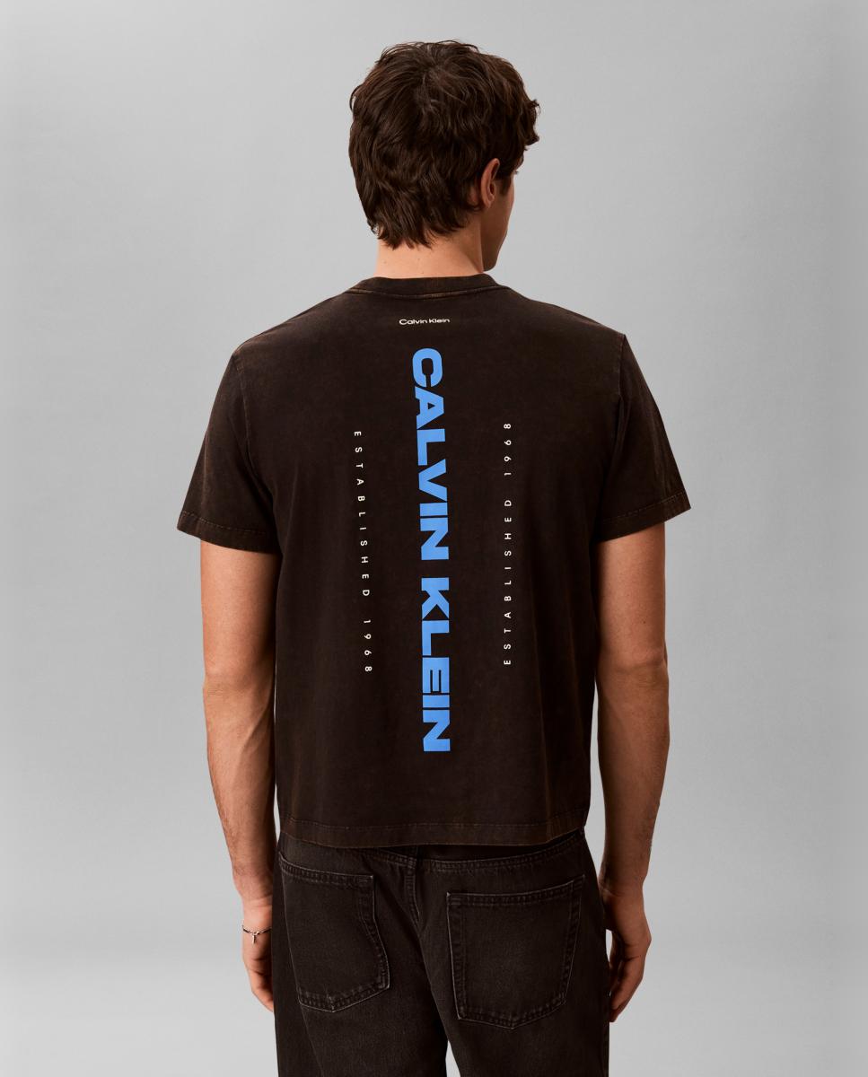 T-shirt com Estampado Gráfico nas Costas Preto-2