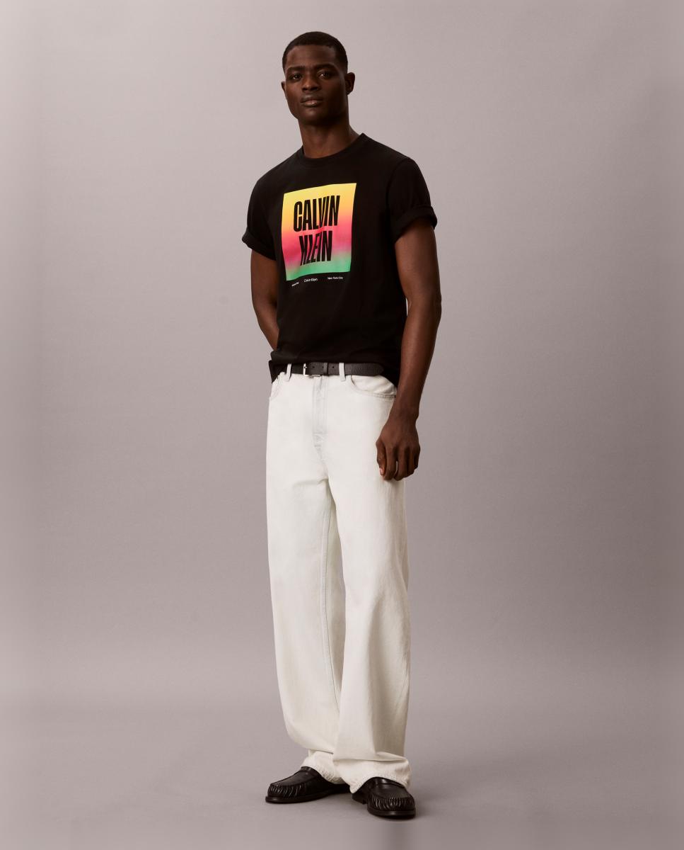 T-shirt com Estampado Gráfico Preto-2