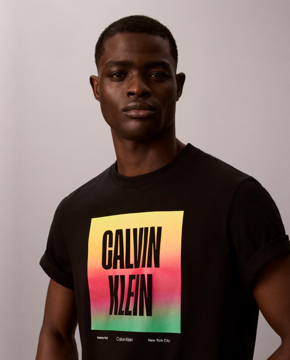 T-shirt com Estampado Gráfico Preto-3