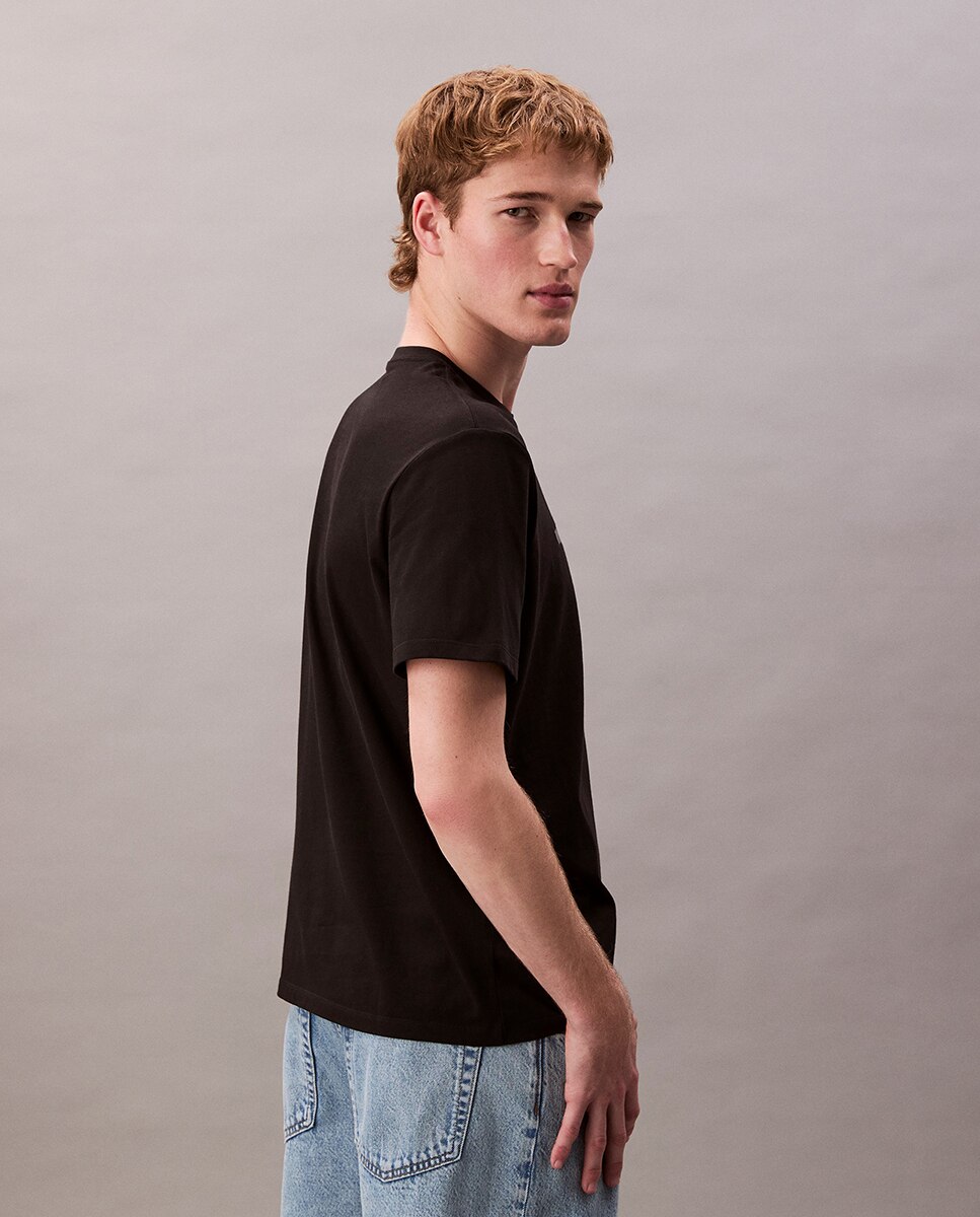 T-shirt com Logótipo Pride Preto-2