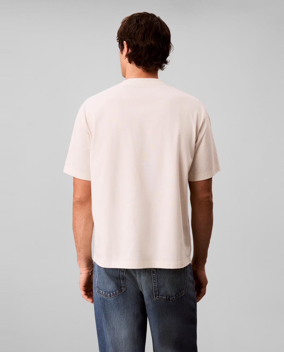 Imagen 2 de Camiseta Hombre relaxed monologo - Calvin Klein Jeans - Crudo Crudo