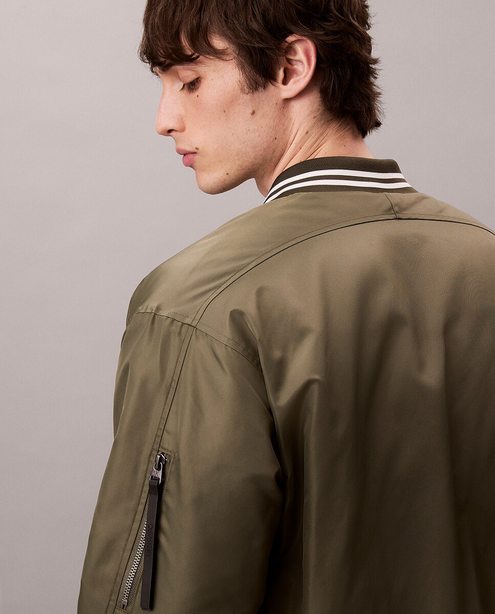Blusão Bomber com Logótipo Verde-militar-5
