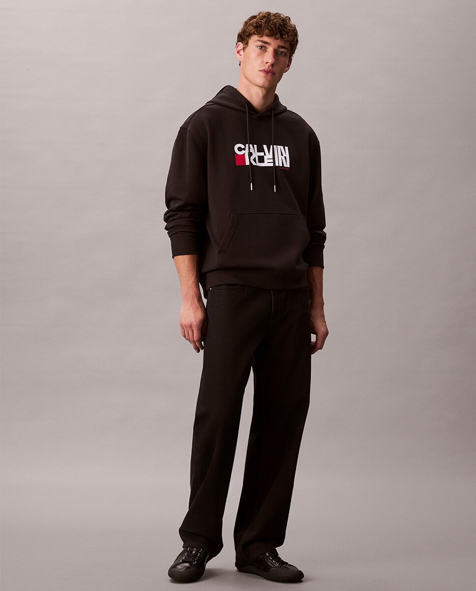 Sweatshirt com Capuz e Ilustração Preto-4