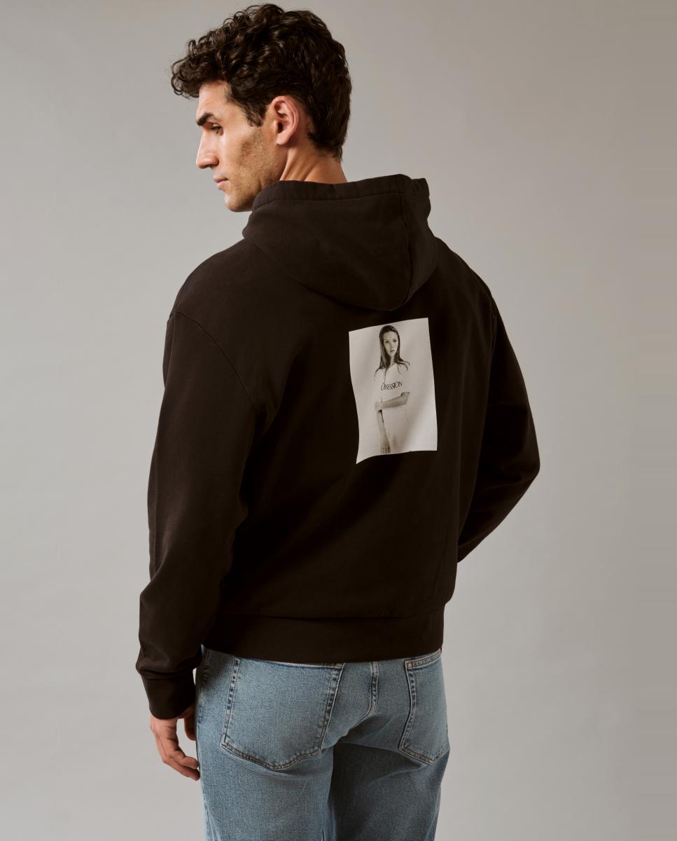 Sweatshirt com Estampado Gráfico Kate Moss Preto-2