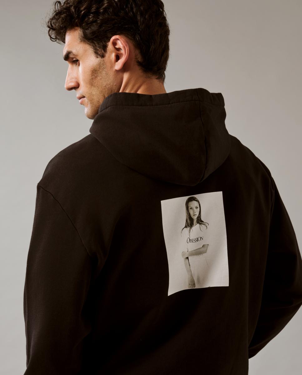 Sweatshirt com Estampado Gráfico Kate Moss Preto-6