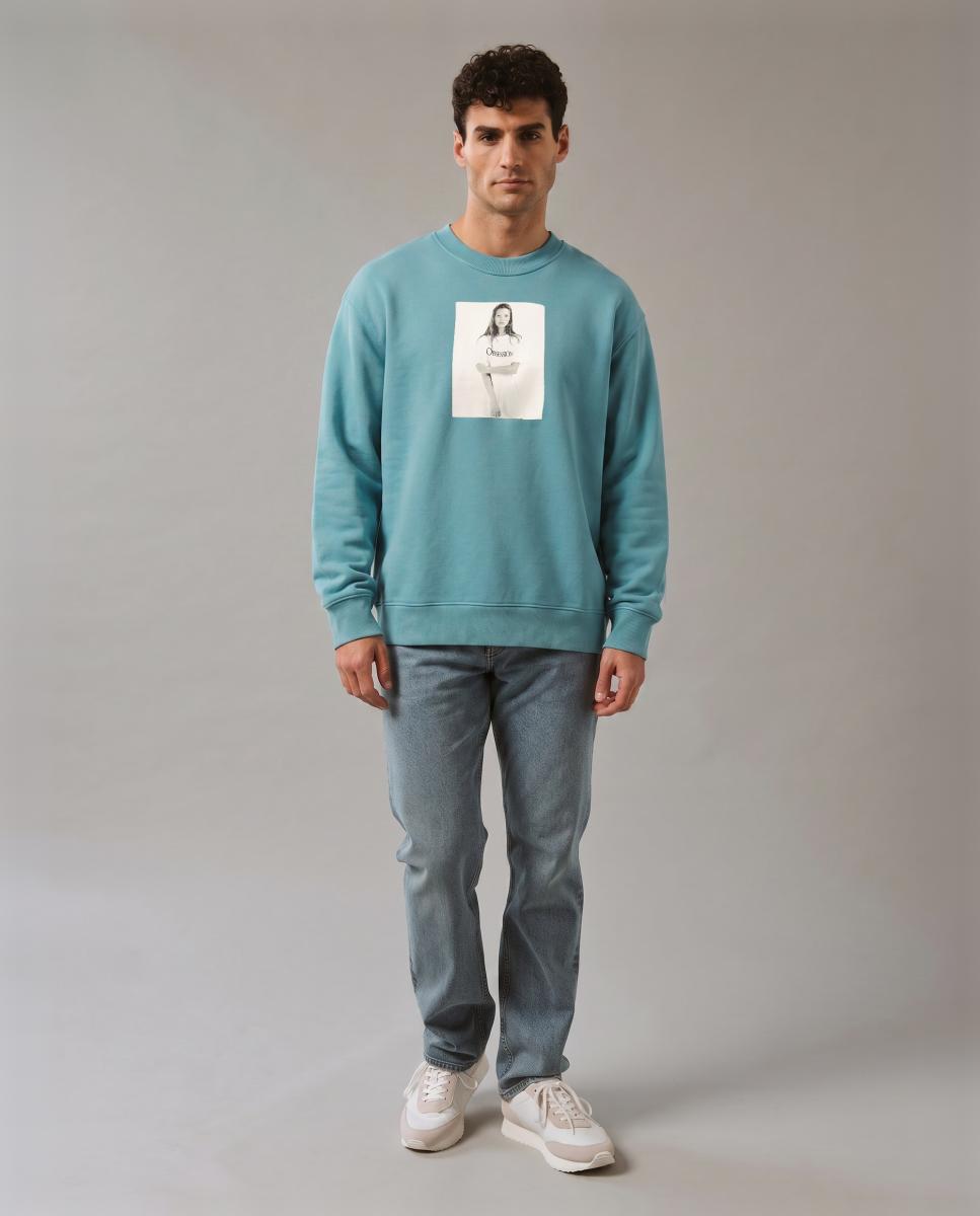 Sweatshirt com Estampado Gráfico Kate Moss Azul-5
