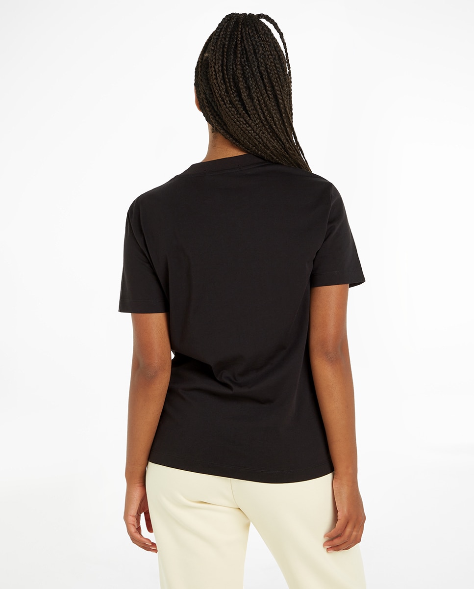 T-shirt Slim Fit com Manga Curta Preto-2