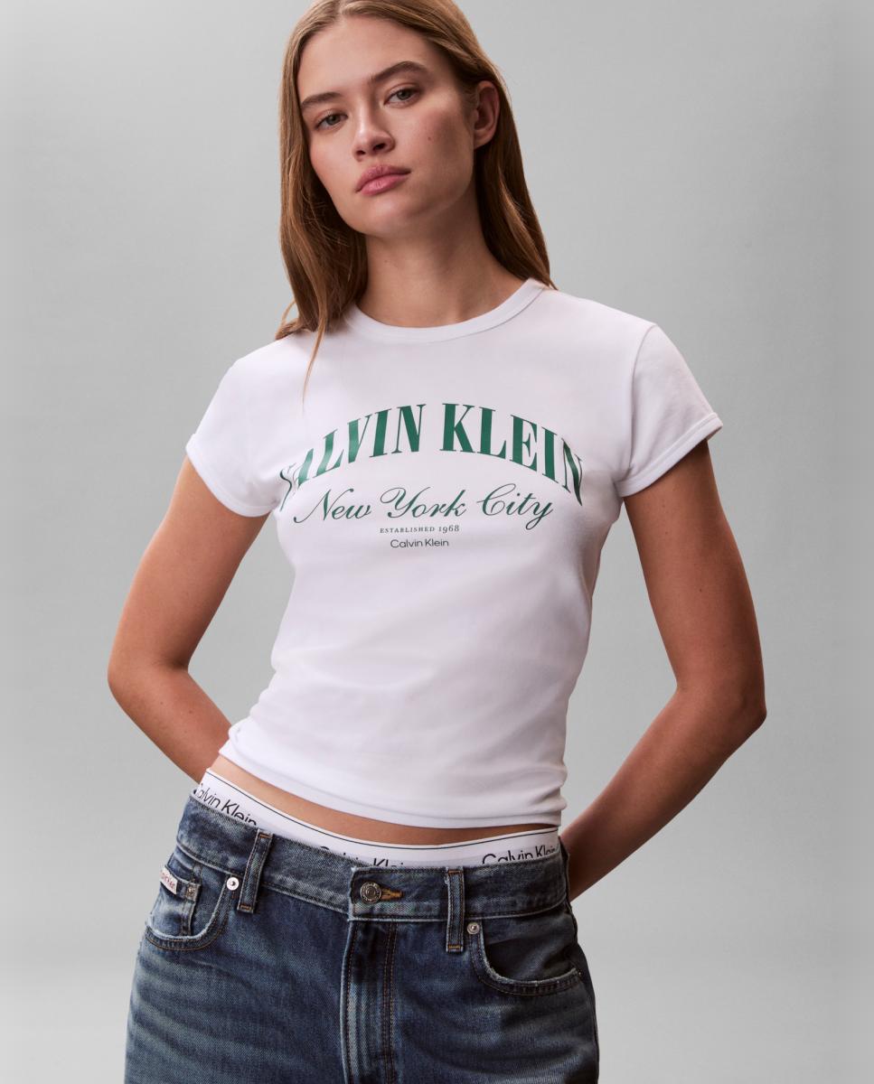 T-shirt com Logótipo Varsity Branco-3