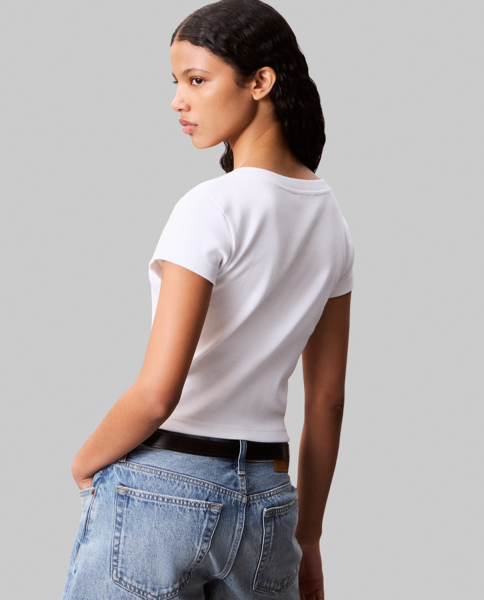 T-shirt com Decote em Bico Branco-2