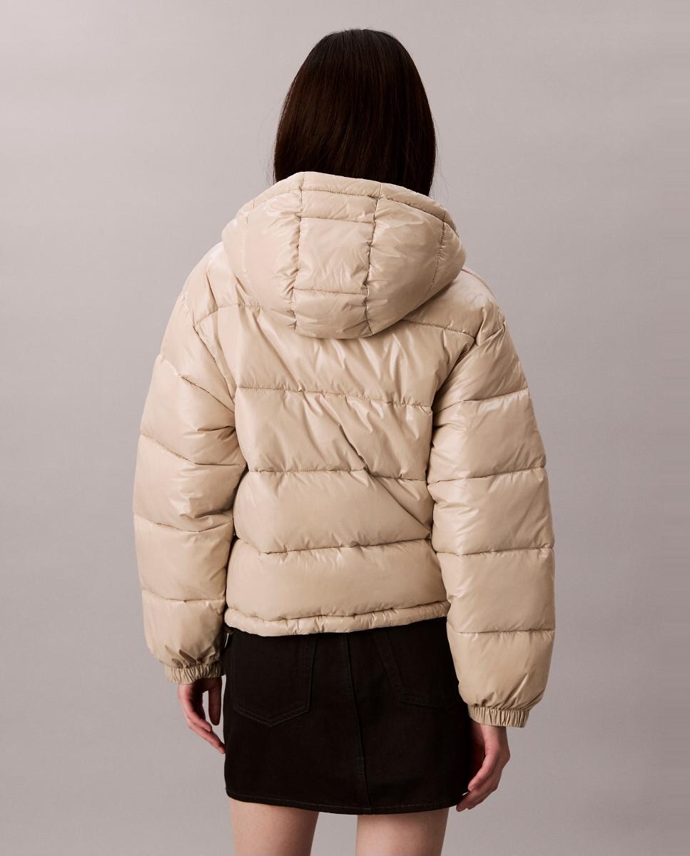 Casaco Puffer com Acabamento Brilhante Creme-4