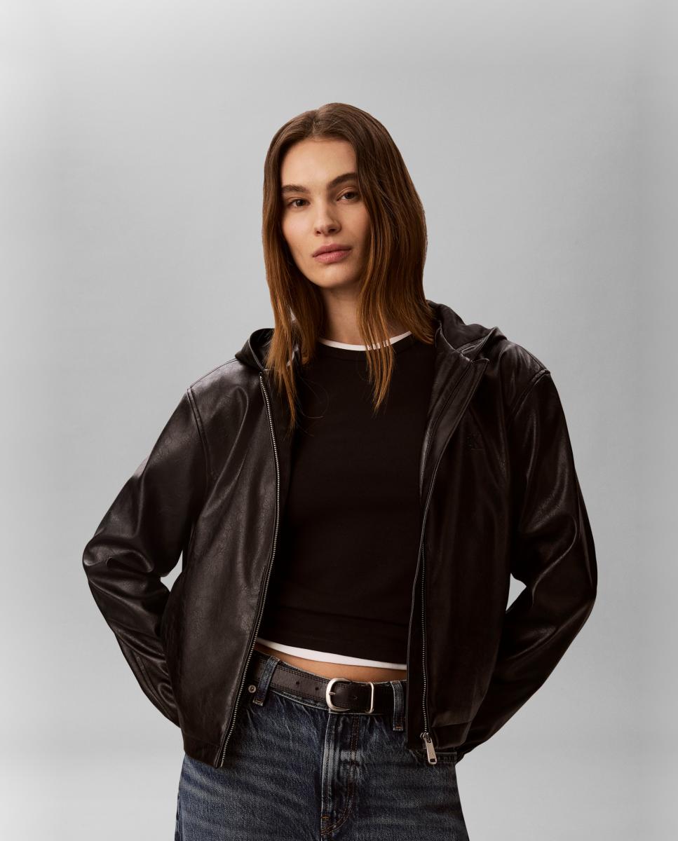 Calvin Klein Jeans - Chaqueta mujer de efecto piel con capucha.