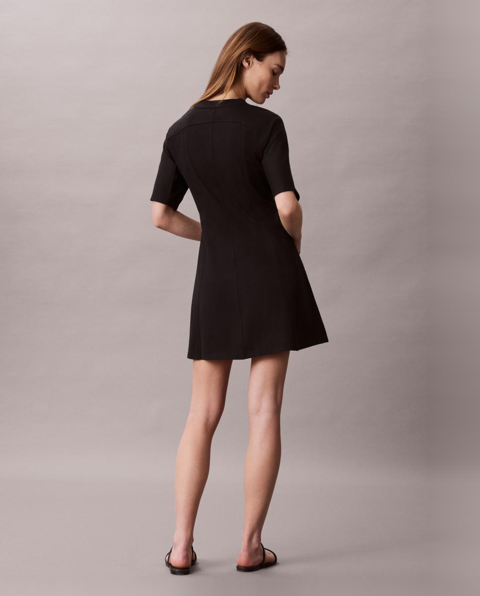 Vestido Curto com Costuras Preto-3