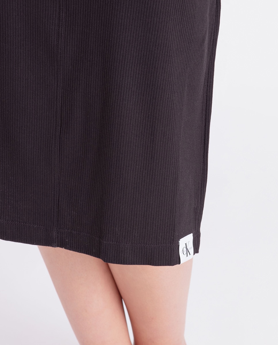 Vestido Slim sem Mangas Preto-3